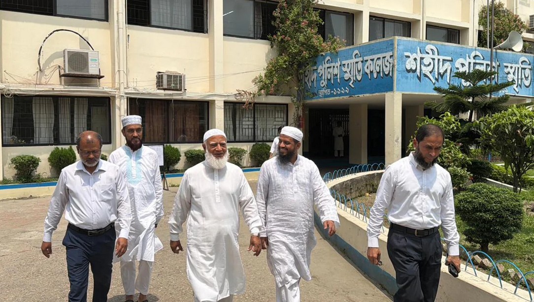 এসএসসি পরীক্ষা কেন্দ্র পরিদর্শনে ডা. শফিকুর রহমান